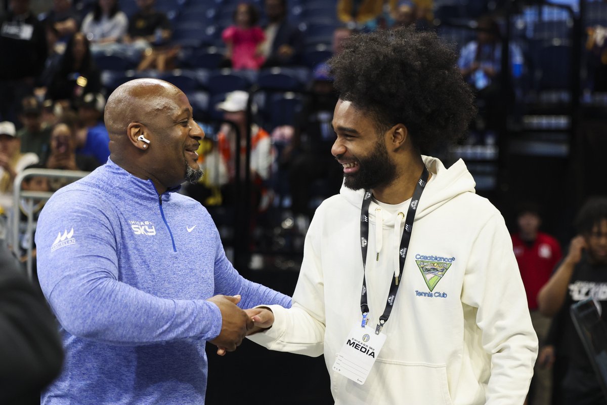 For two hours last night, the future of Chicago sports converged on the hardwood at Wintrust Arena. 📝 @byjuliapoe 📷 @eileentmeslar trib.al/7tuwL3D