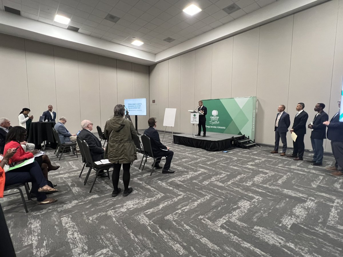 .@umichECON economist Dr. @gabriel_ehrlich shares that #OaklandCounty’s unemployment rate will stay steady at 3% lower than the national average. He noted that there is a higher concentration of wages & talent in #AdvancedManufacturing and that helps the local economy base.