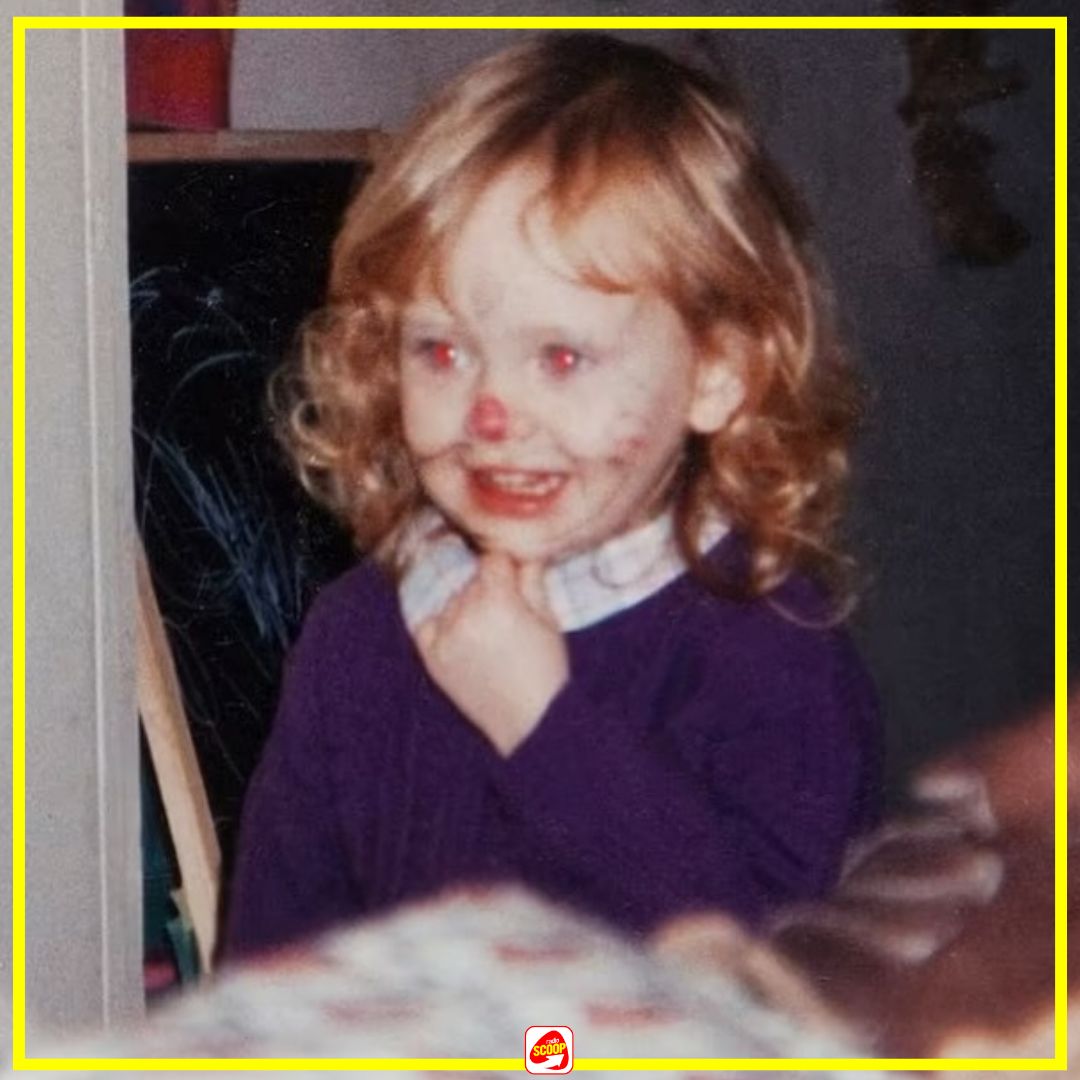 🧐 QUI EST-CE ? 🧐
Quel célèbre chanteuse se cache derrière cette petite fille maquillée ? 👼🏻
#RadioSCOOP #quiestce #star #chanteuse #enfant #enfantstar #photo