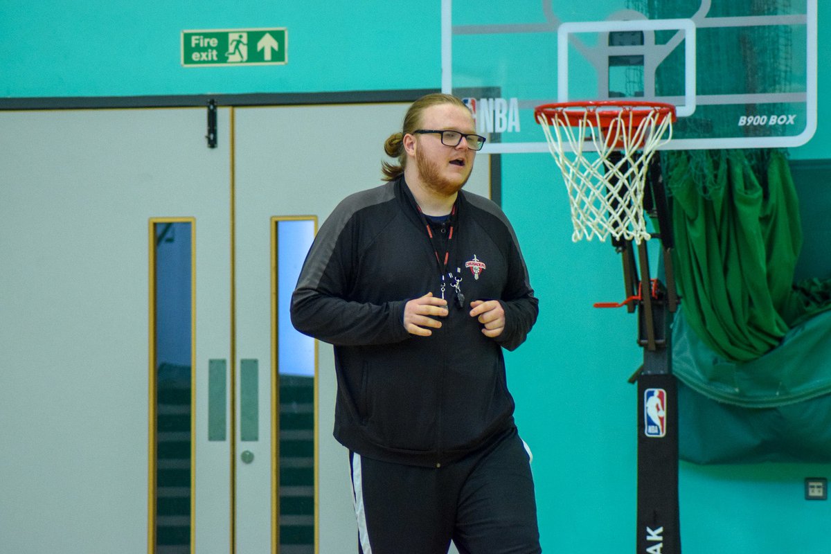 🏀 U10 CBL 😀 Players received their team colours last night and tipped off their league play. You can still join us - club.spond.com/landing/course…