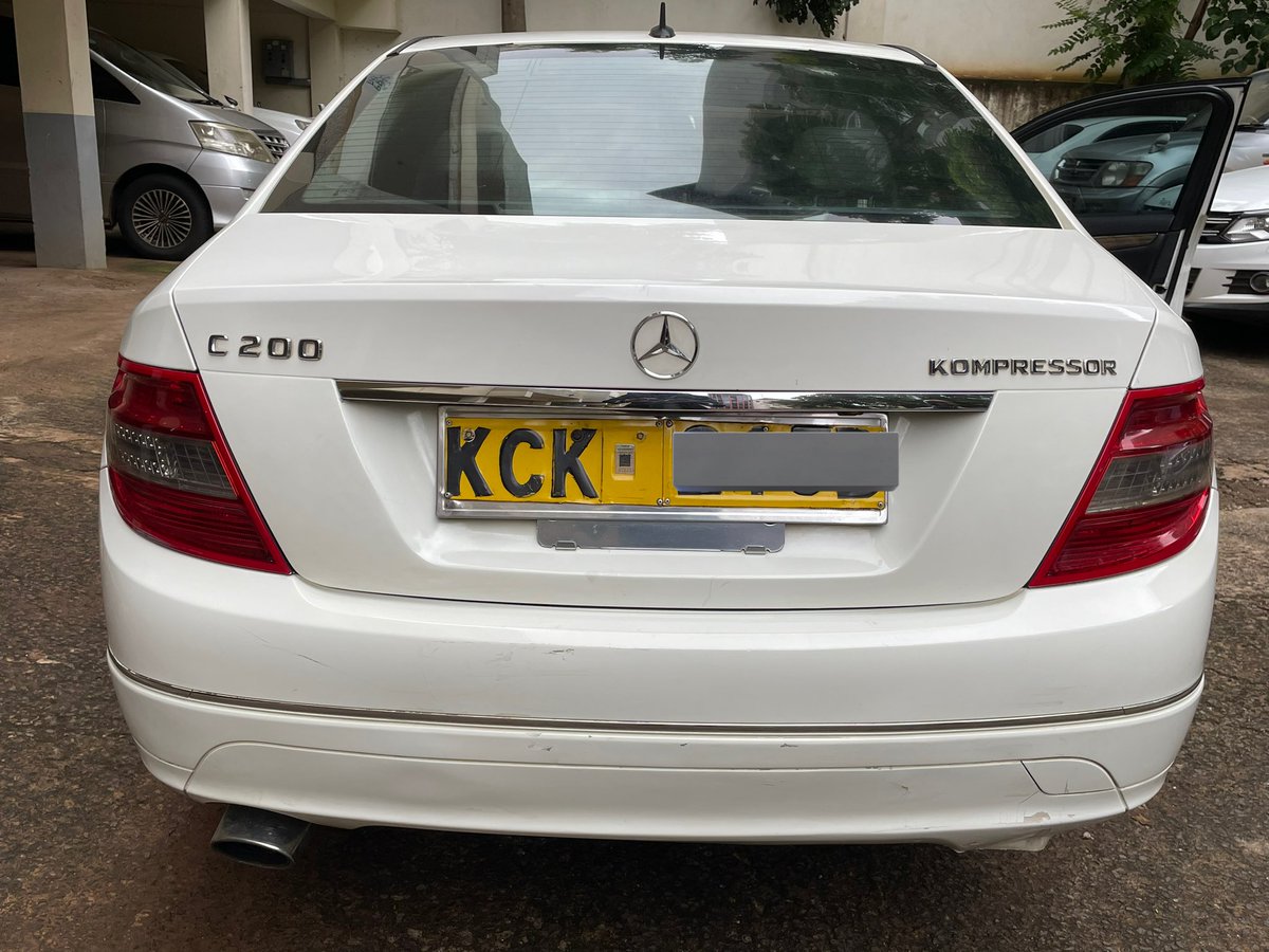 Alright, bring your monies now.  Clean 2009 W204 C200. Leather seats. Avantgarde. Asking price is 1.39M. Viewing location - Westlands. If interested call me on 0727526576