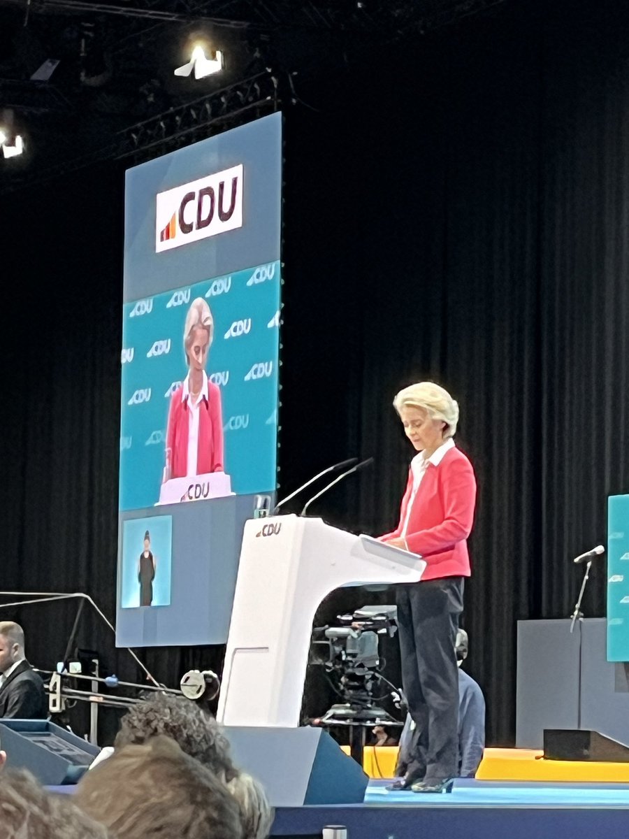 „Ich will 25 Prozent dieser elenden Berichtsplichten für Unternehmen streichen. Ersatzlos.“ verspricht @vonderleyen VOR der Wahl. Kann das einer nachhalten @EuParlament ? Monitoring? Darf man notfalls Regress fordern? Oder wie Linnemann sagen würde: #Einfachmalmachen #cdupt24