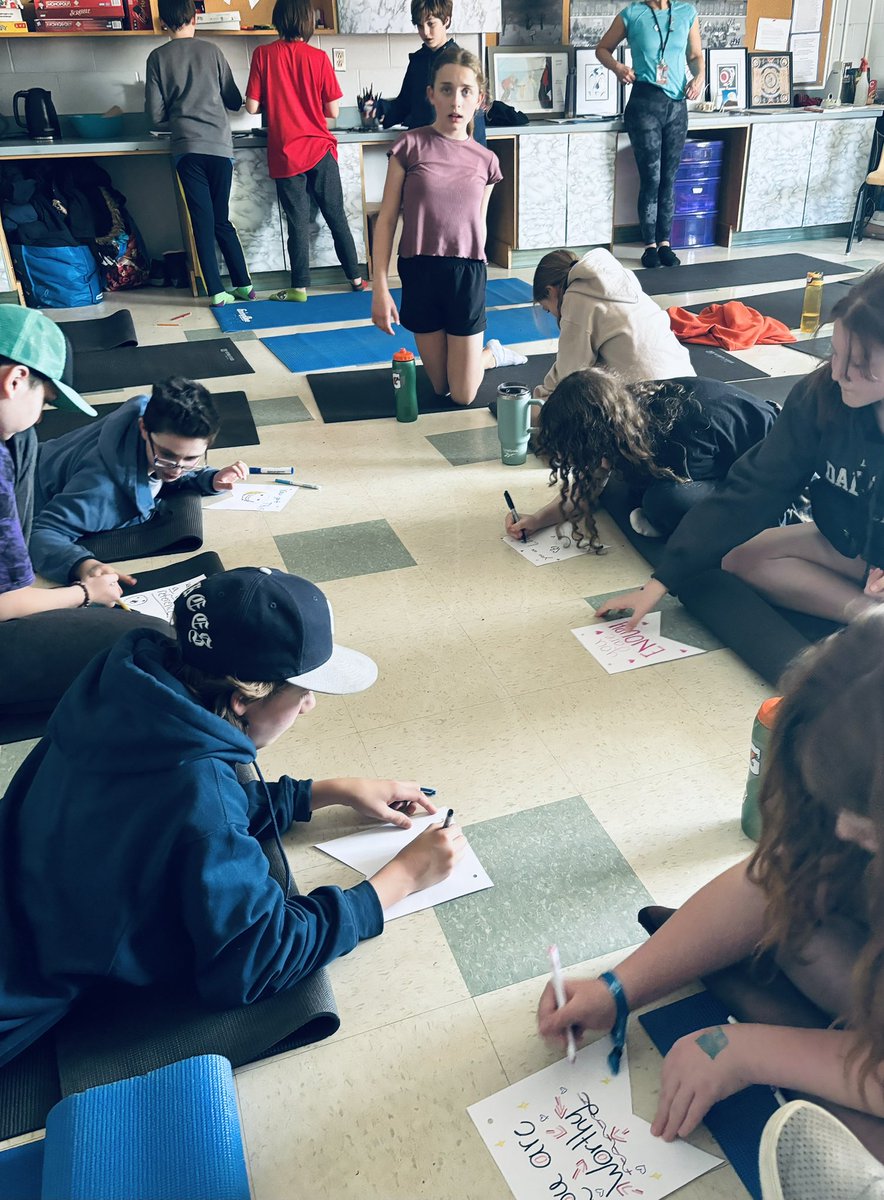 Ended our Well Being day @GPVanierJH with some Yoga and positive affirmations. Fabulous way to end our day!