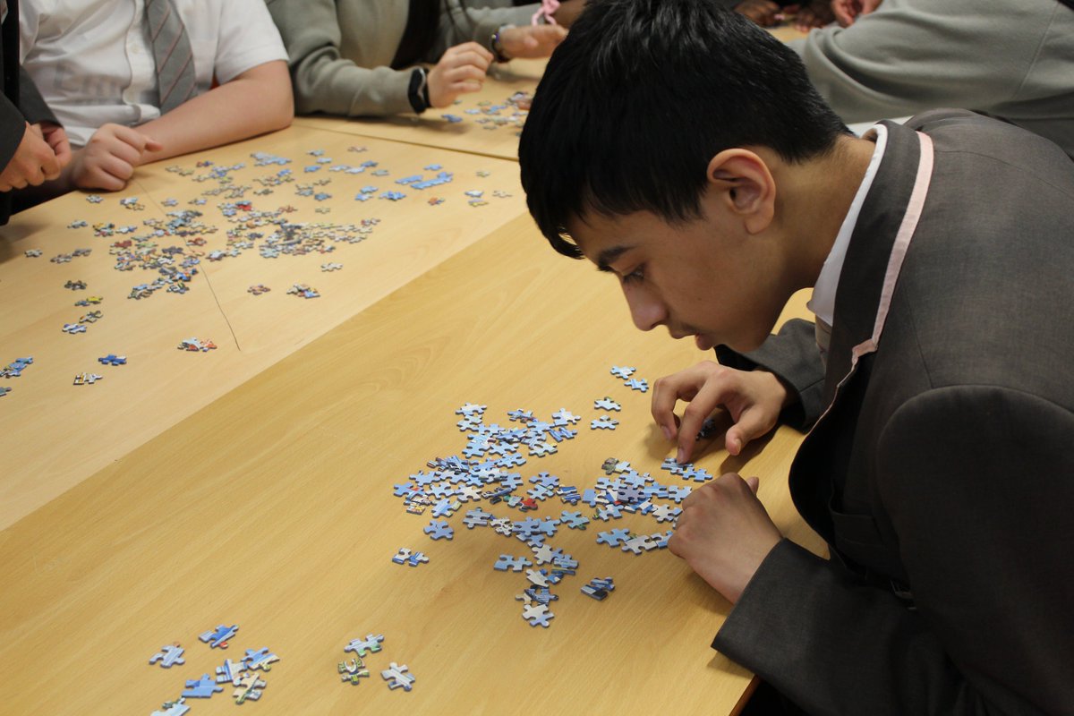 RGTrustSchool's tweet photo. Today is TECH Free day for students at @RGTrustSchool!

Our year 9’s have been engaging in the “The Puzzle Metaphor”

Imagine an ever growing pile of puzzle pieces of varying sizes, shapes and colour? 
What it represents is unknown – there is no picture on hand!!!!
#TechFreeDay https://t.co/pRNNxsj5MM