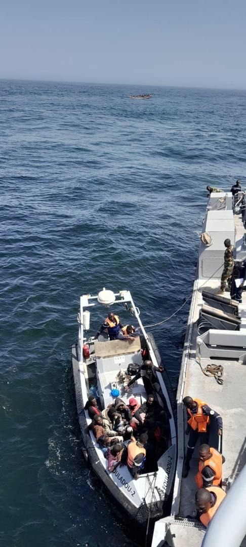 Le 7 mai 2024, le PHM FOULADOU a intercepté, à 100 km au nord de Dakar, une pirogue transportant 119 candidats à l’émigration irrégulière partis de la Gambie. Les migrants, parmi lesquels 20 femmes et 21 enfants, ont été remis aux services compétents.