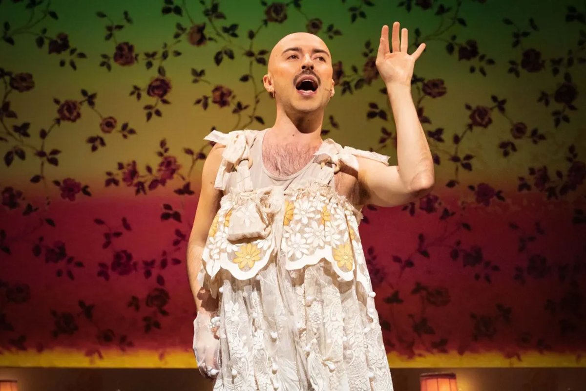 Rob Madge's My Son's A Queer (But What Can You Do?) announces UK tour whatsonstage.com/news/rob-madge…