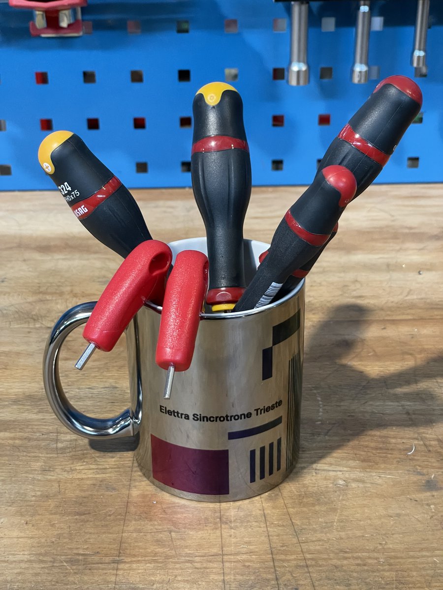 elettrasincro's tweet photo. Some more hours to cast your vote for the shiny Elettra mug in this historical battle against our French cousins! 🇮🇹🆚🇫🇷

Forza!!! Let's bring this victory home!!! 💪

PS: reported in picture an alternative way to use the multipurpose shiny wonder!!! 🤪 https://t.co/BvMryvNNfZ