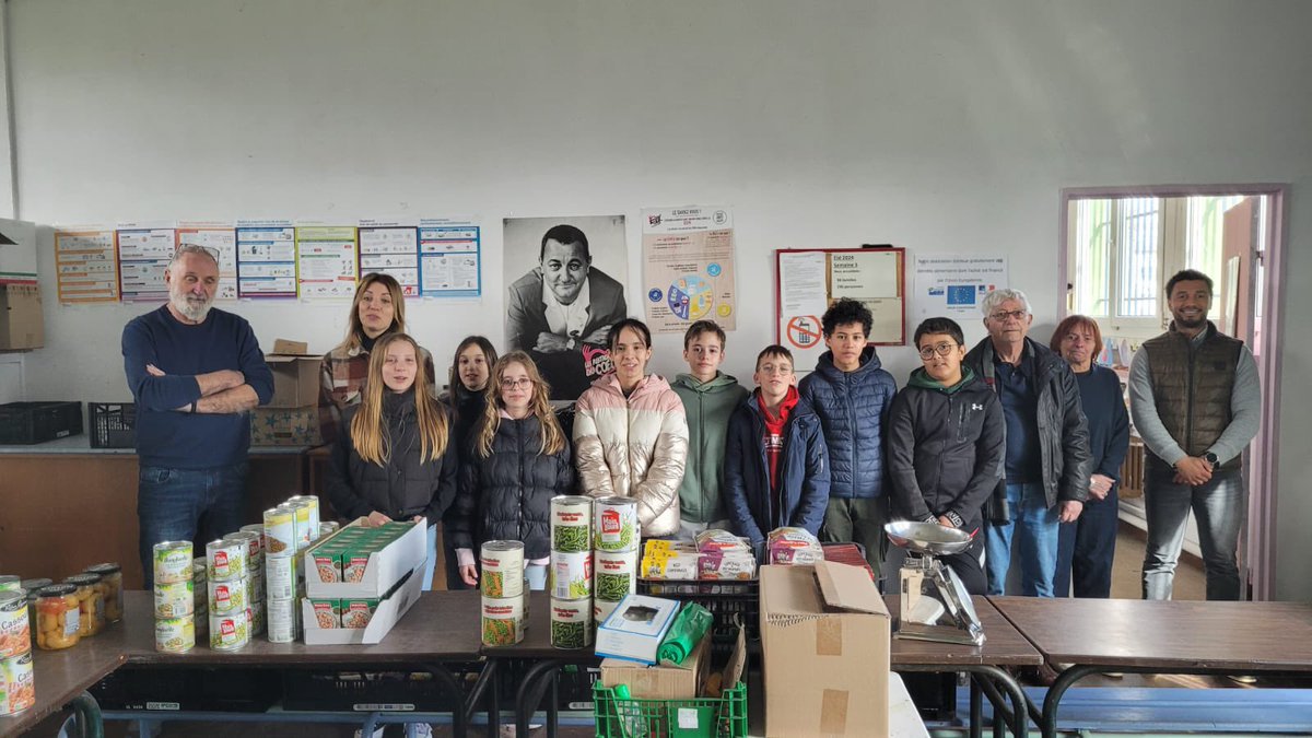 Collège Holderith
Délégués et CPE se rendent dans les locaux des Restos du Cœur pour remettre le fruit de leur collecte.
Bravo à eux pour cette belle initiative! <a href="/restosducoeur/">Les Restos du Coeur</a> <a href="/Dsden57/">DSDEN de la Moselle</a>