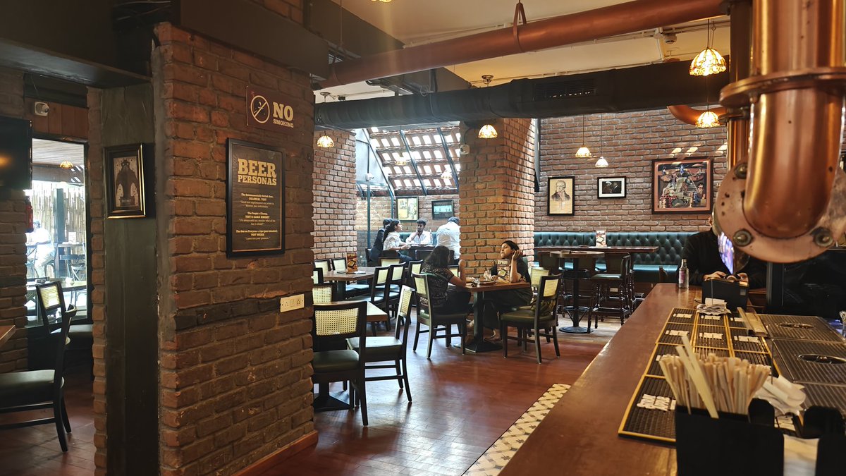Next stop on my #beer #pub trail today in #Bangalore: #TOIT. I know it's not done but this was my 1st trip to @toitbeerco to meet blue-blooded Bangalorean Sibi Venkataraju. Hopefully something nice will emerge at other end. Fingers crossed @UnboxingBlr #Bengaluru #startup #tech