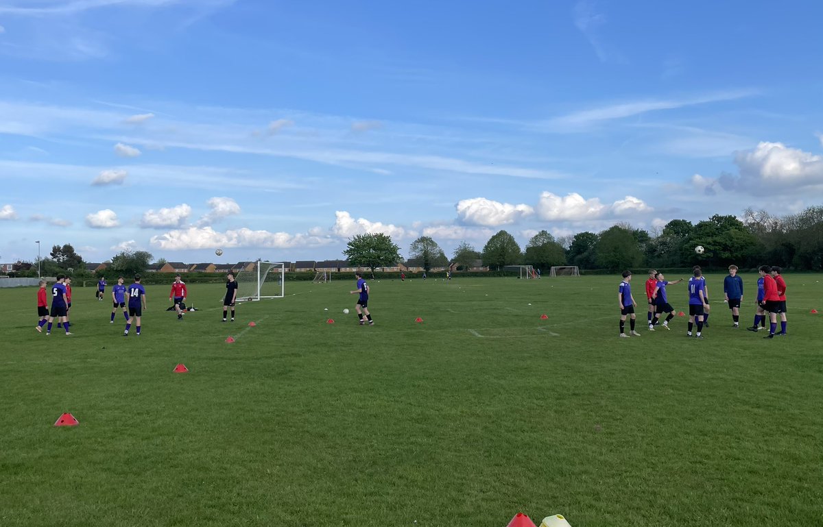 #TerrificTuesday One of those days when work @EnglandLearning Teacher CPD, volunteer coaching @Sports_ESFC and Halsall family life bring so much pleasure and enjoyment.
✅ PE: Play Explore
✅ Games to engage
✅ No laps, lines, lectures
✅ OCH back in action
😅👏🌞⚽️