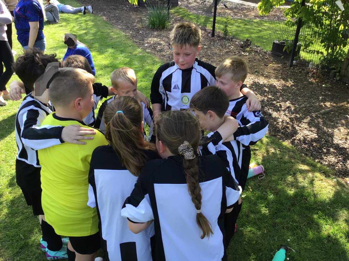 Last week, Spilsby Academy's football team took on Wyberton Academy in their first friendly match. 🌟 Witnessing their superb team spirit and incredible sportsmanship was truly inspiring! Proud of these young athletes! ⚽️🏆 #TeamSpirit #YouthFootball @InfinityAcad @BearsCoaching