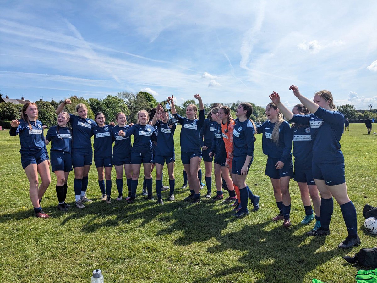 #EndOfSeasonShoutout to NLWFC U16 Girls who won the East Lancs Football Alliance Div 2 League this weekend. First season in this league and fantastic achievement for the team. #NLWFC

#GrassrootsFootball #TeamGrassroots #GRF