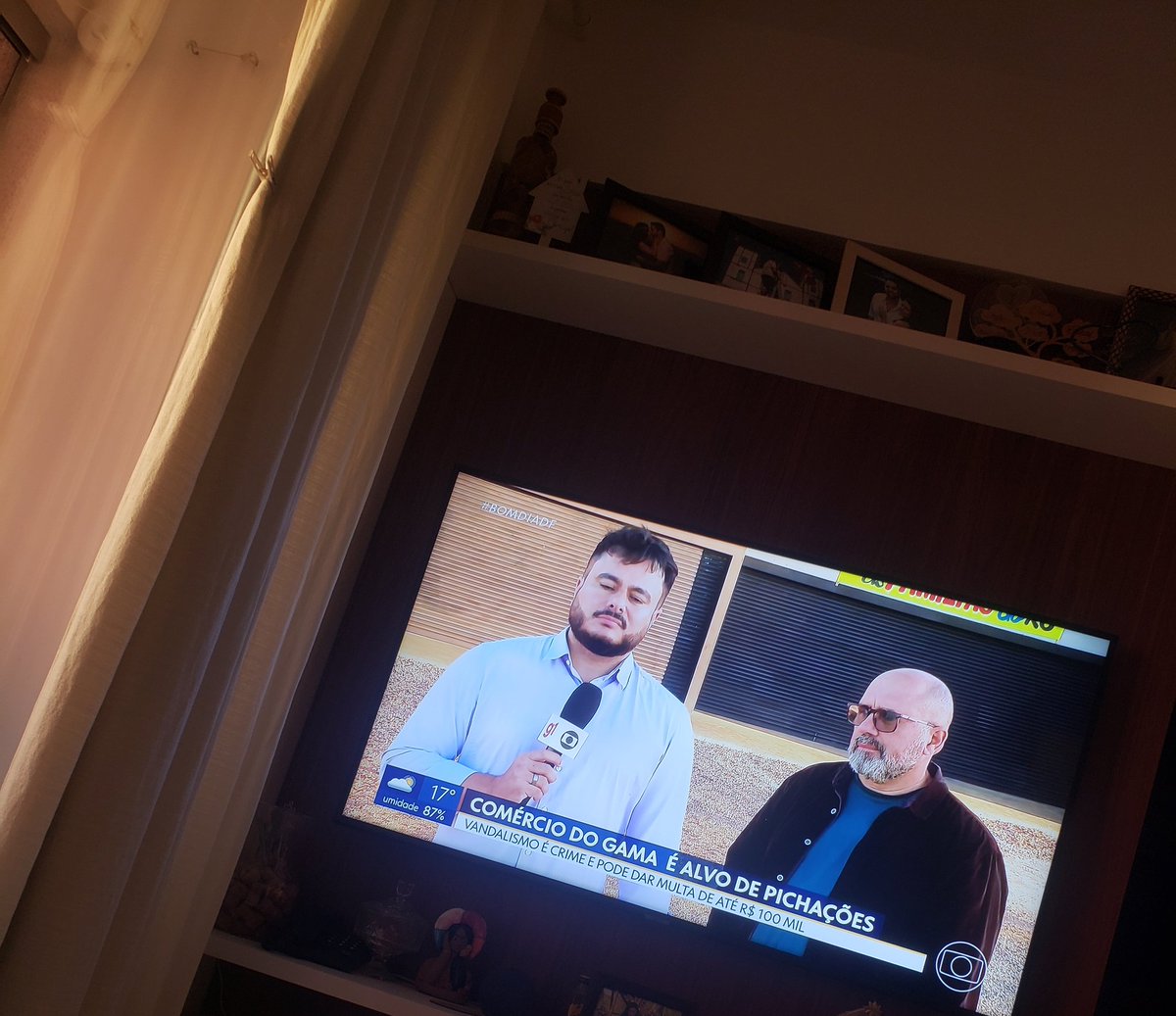 yLukas's tweet photo. Acordo e a noticia da TV q pichacao é  crime. Só lembrei do @LoadComics https://t.co/4aQbz65eKq