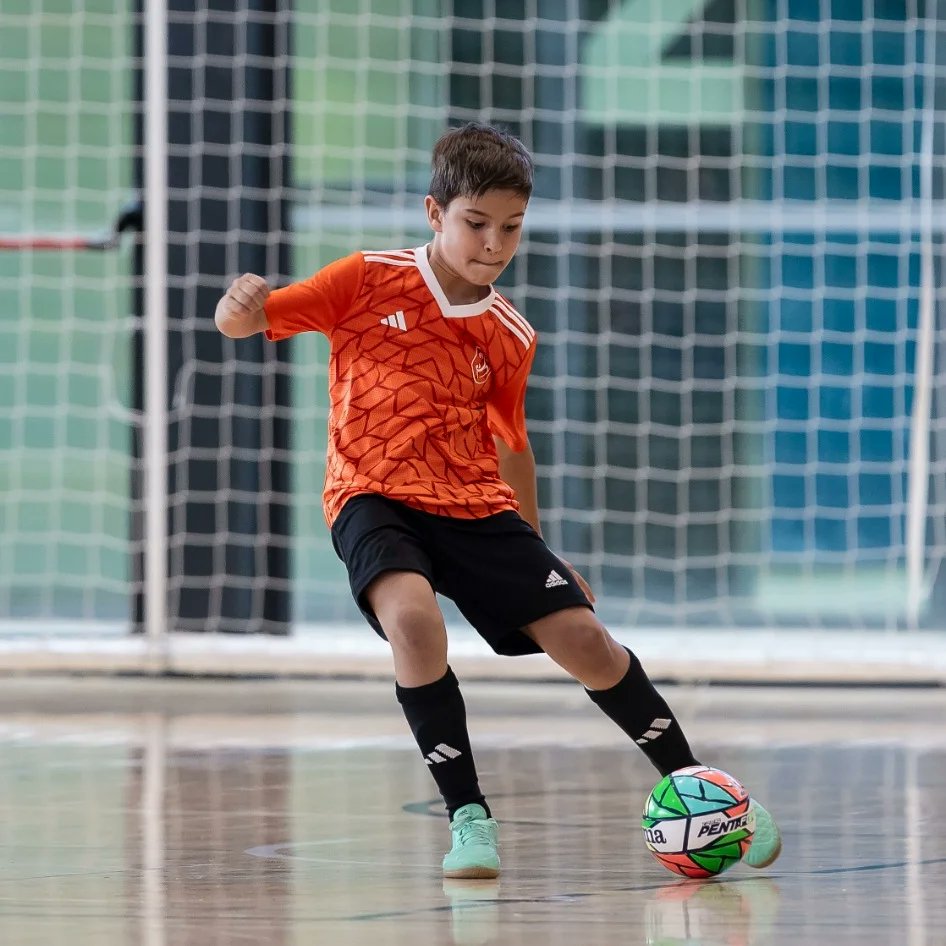 MamutsLesCorts's tweet photo. FUTSAL | ⚽ El mamut Pol Antolín disputa aquesta setmana a Móstoles (Madrid) la fase única del Campionat d'Espanya sub 10 masculí de Sel. Autonòmiques @FutSalRFEF.

😍 El Pol jugarà amb la Sel. Catalana @FCF_CAT. Enhorabona, a competir i a gaudir!

💚🦣

#OrgullMamut #futsal https://t.co/4PDx3oAXFg