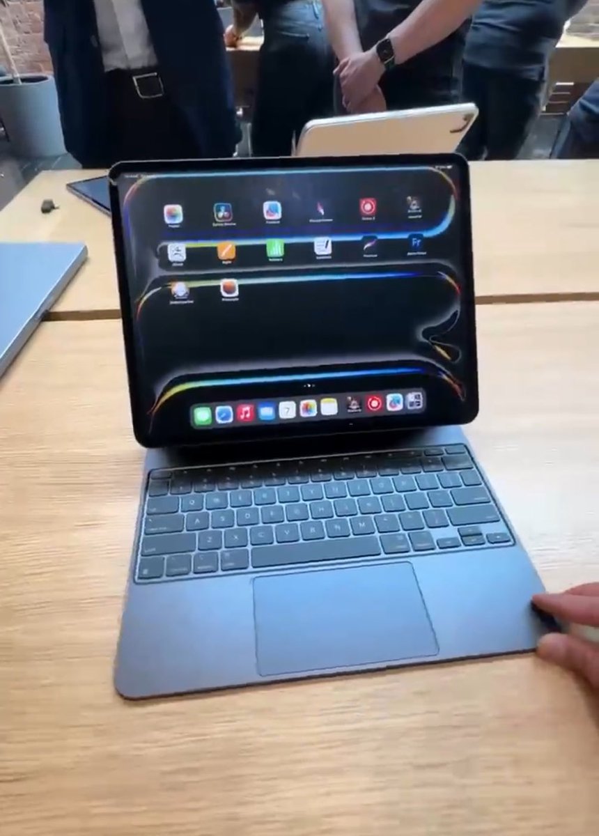 Rendoshi1's tweet photo. GM

Millions of people walking into the #Apple Store every day to check out the new iPad will see the $RNDR logo.

How’s that for an endorsement. https://t.co/DKkH6S7Cek