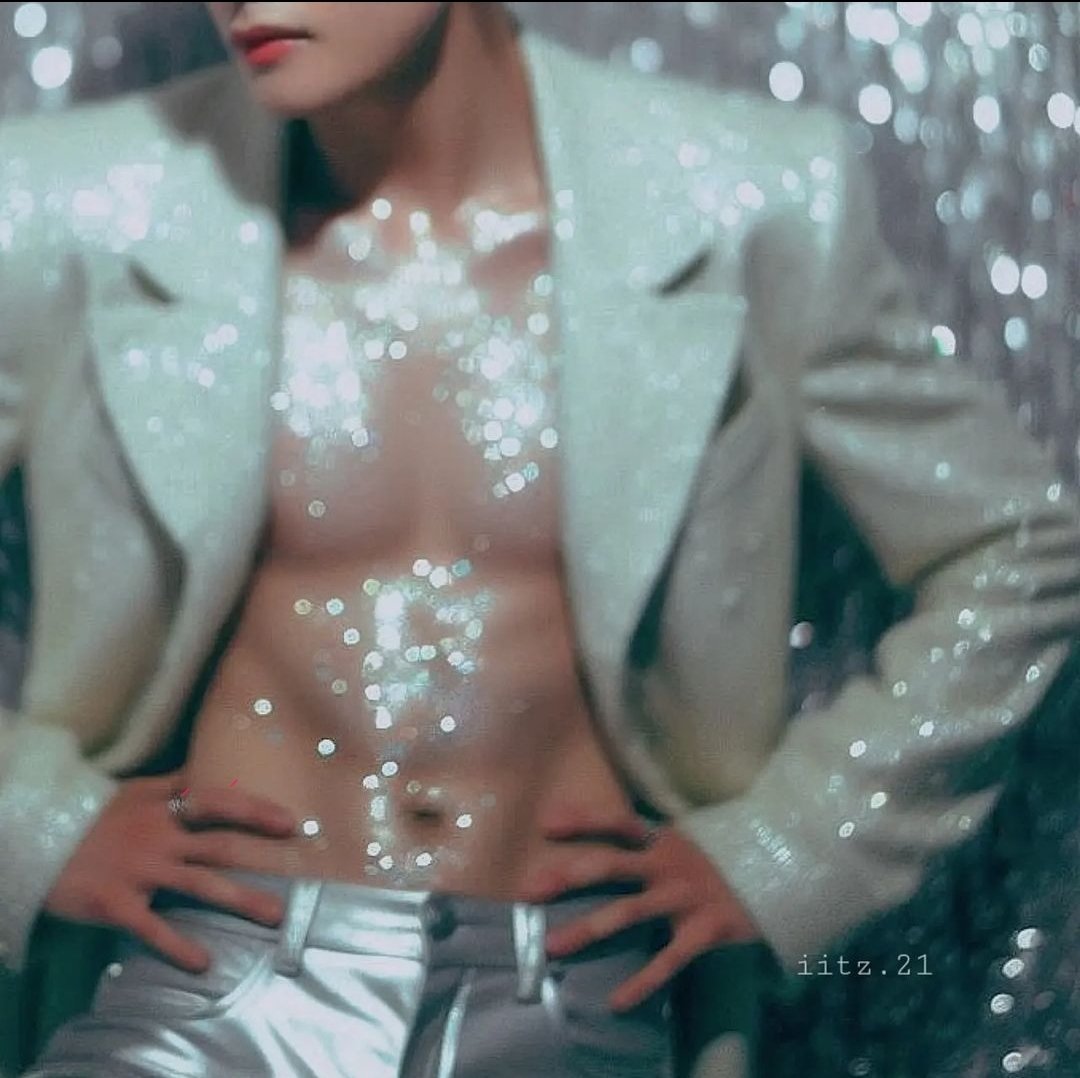 This taehyung drought is making me insane.
HELP ME