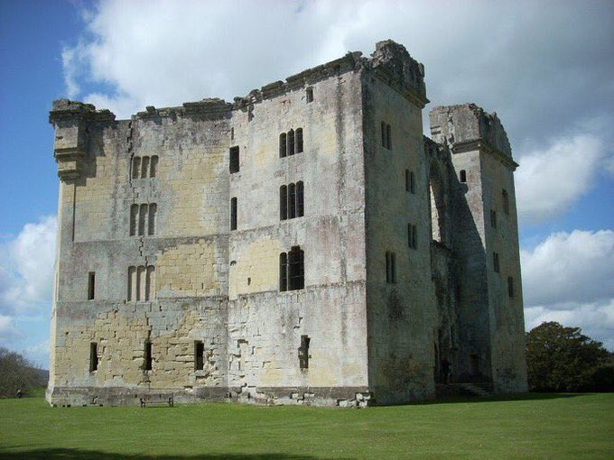 8 May 1643: after holding out for almost a week Lady Blanche Arundell gives up Wardour Castle to parliament’s forces #otd Edmund Ludlow takes over & the place is plundered & then part destroyed (Simon Burchell)