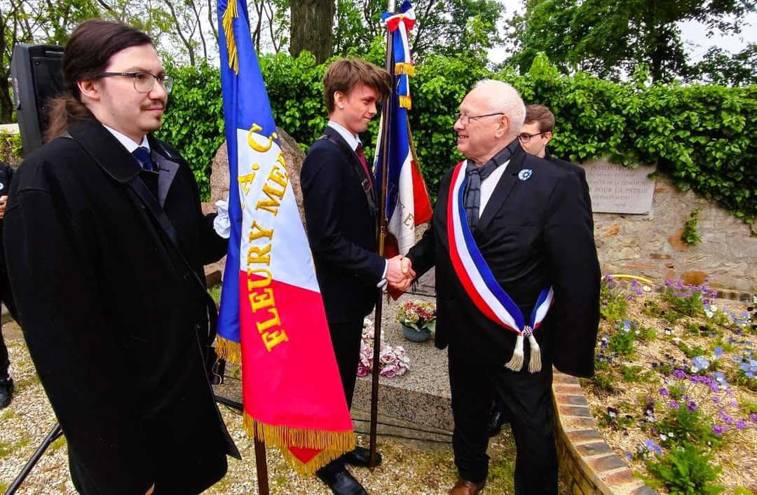 [8 MAI 1945]

📍 #Commémoration du 8 mai 1945, à Fleury-Mérogis.

🔎 "Rassembler pour célébrer une victoire qui a marqué l'histoire et façonné notre destinée collective."

#8mai1945 #secondeguerremondiale <a href="/CorzaniOlivier/">Corzani Olivier</a> #fleurymaville #fleurymerogis