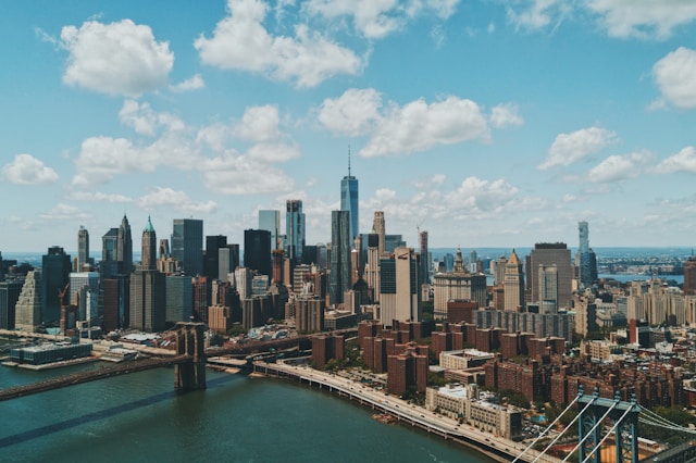 Daily_B_Updates's tweet photo. New York City Has Become The Millionaires’ Hub

Read More: https://t.co/r8lOL0bkCK

#NewYorkCity #Millionaires #Wealth #EconomicDisparity #CostOfLiving #FinancialMarkets #UrbanWealth #CityLiving #NYCWealth #BayAreaWealth #MiamiWealth #TokyoMillionaires #SingaporeWealth https://t.co/F79lwpwlSJ