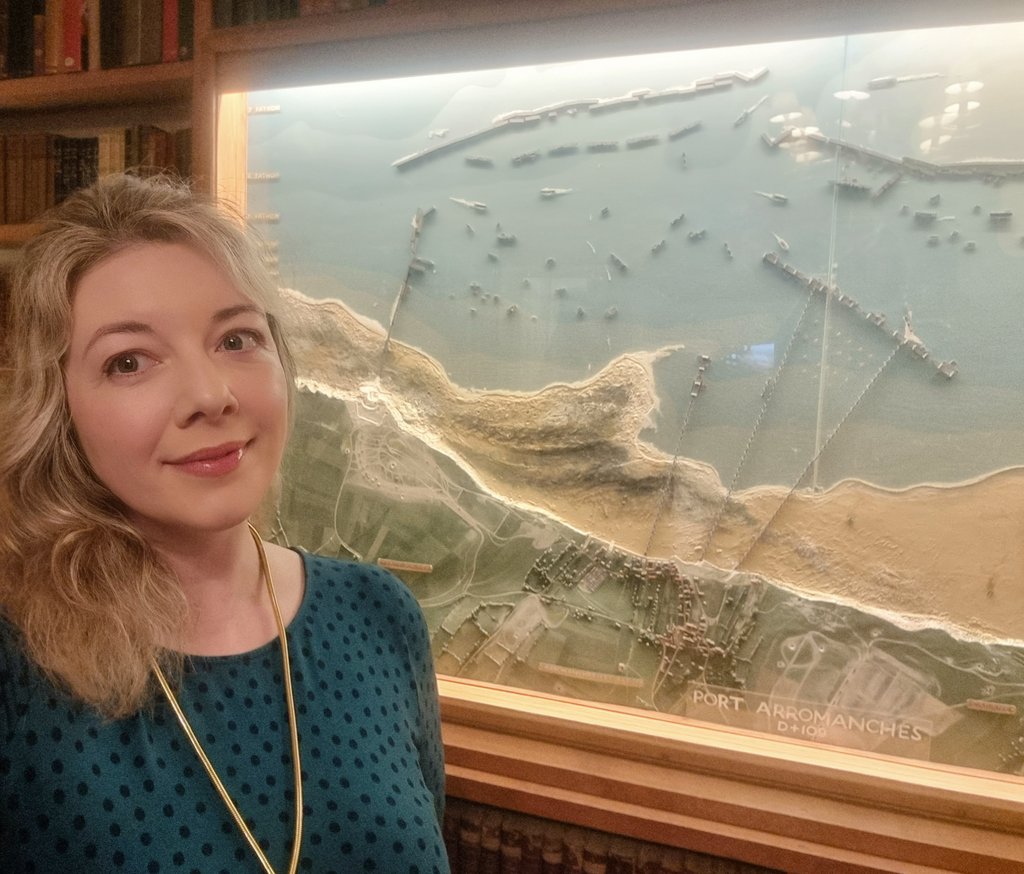 As I'm at work on my birthday (*of course* I was born on VE Day! 🇬🇧✌️🎂), I thought I'd treat myself to a moment with Churchill's relief map of the Mulberry Harbour at Arromanches, in the library @ChartwellNT.