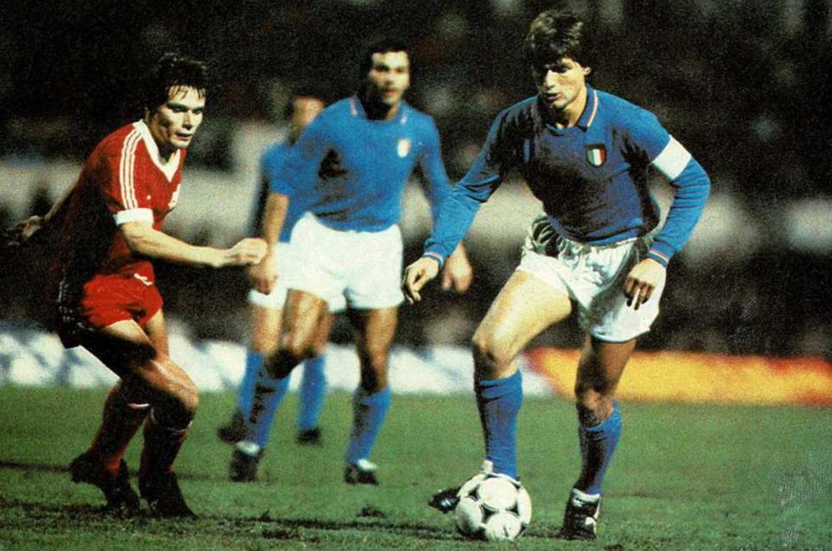 #SerieA #memories #picoftheday 

Italia-Svizzera, Antognoni in azione in maglia Azzurra