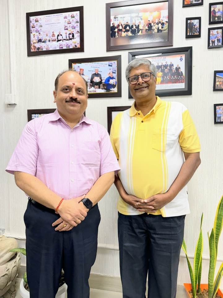 'Delighted to host Sh. Venkat Krishnan N. at my office today! His vision behind Daan Utsav, a festival promoting the joy of giving, has touched countless lives across India. It's been an honour celebrating DaanUtsav for 8 years, alongside the wonderful team at DMRC.

 #DaanUtsav