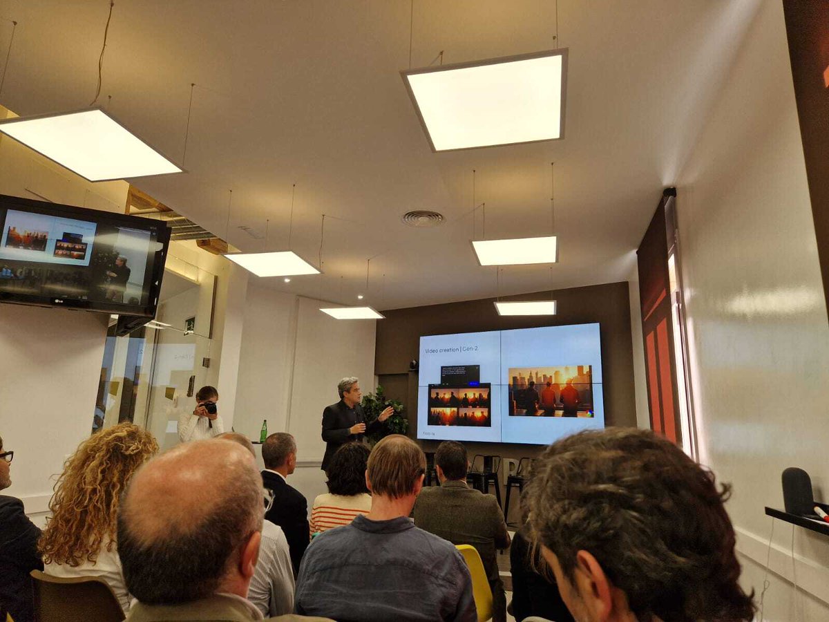 Archetype_ES's tweet photo. Ayer estuvimos en un nuevo encuentro del #ForoIA, donde exploramos el impacto de la #IAgenerativa en #marketing, #comunicación y #CX, además de descubrir las tendencias que marcarán el futuro más próximo de esta tecnología. https://t.co/MN8tA6MCLD
