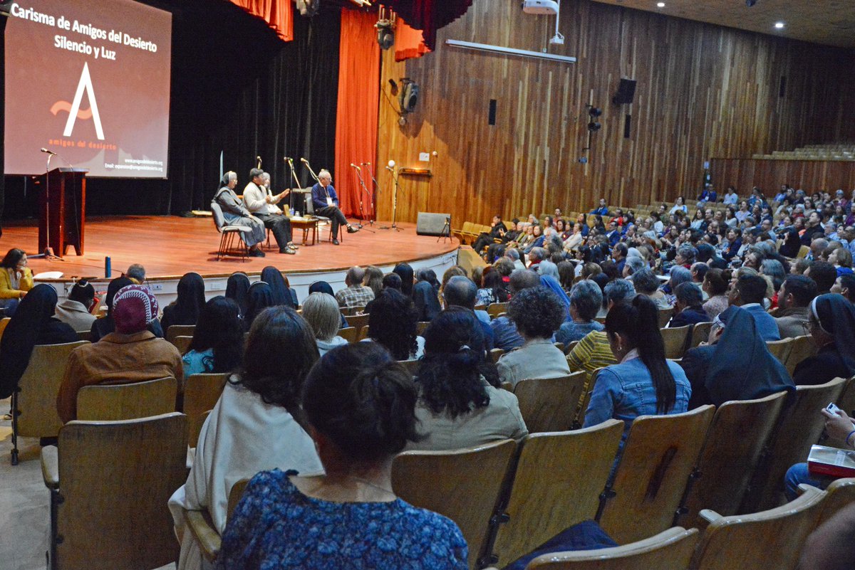 Fotos del último encuentro en Bogotá, la presentación del carisma de Amigos del desierto, fue impresionante.