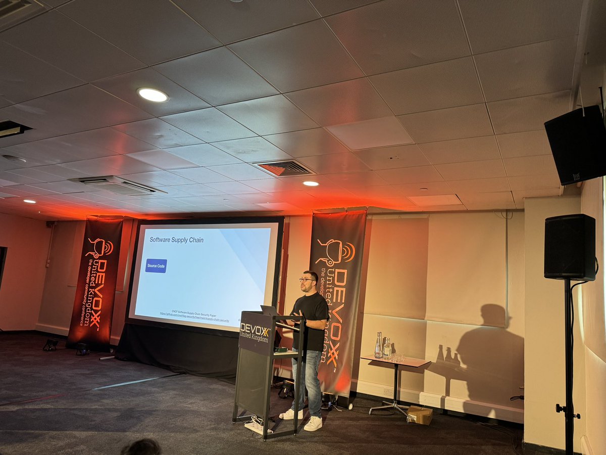 Time for @vitalethomas to talk about software supply chain security at @DevoxxUK !