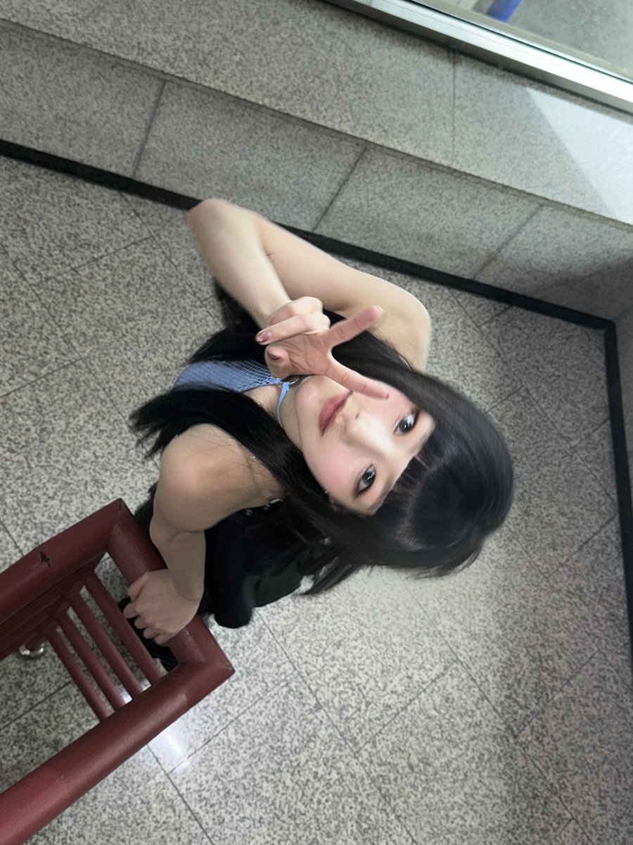 KISSOFLIFE_S2's tweet photo. [하늘☁️🦋] This is the Bob sky zone🦋🤍

#KISSOFLIFE #키스오브라이프 #KIOF 
#HANEUL #하늘 https://t.co/vVTsliJC9Z
