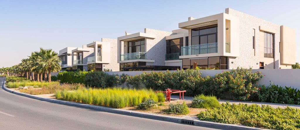 Dubai's #luxury #property sector is seeing a surge in demand, driven by investment from India, the US and the UK.

Great to see the positive effect that visa reforms are having – an example of how savvy policymaking has benefitted our #realestate market.

arabianbusiness.com/industries/rea…