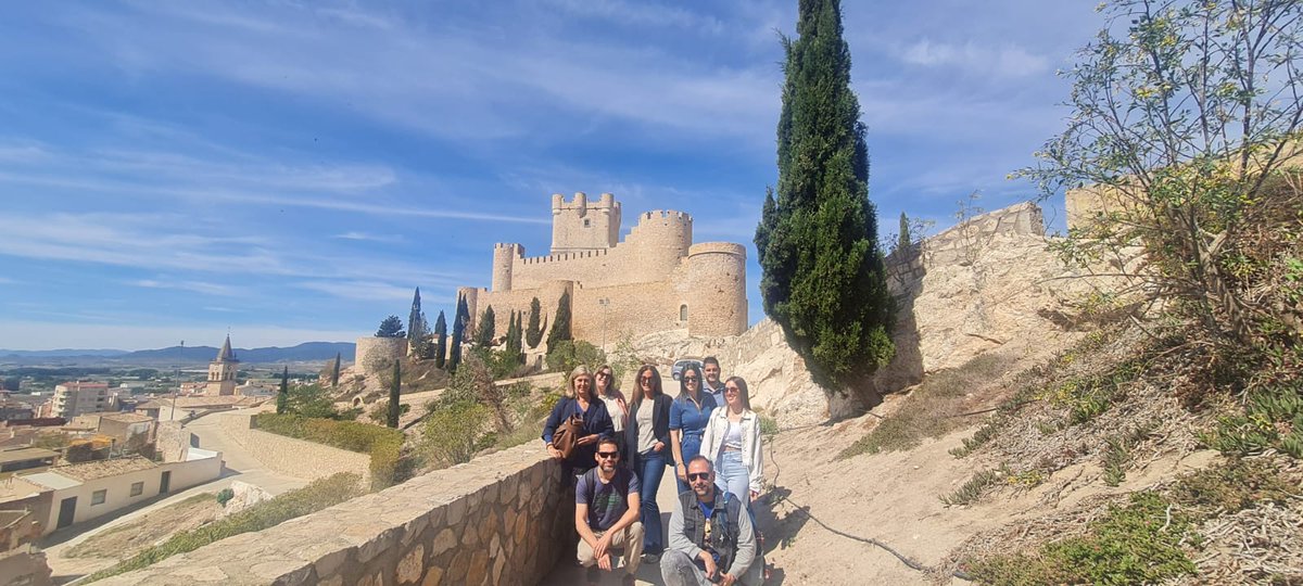 #PressTrip Mostramos a medios y bloggers los castillos del Vinalopó. 🏰Hoy visitamos Villena.