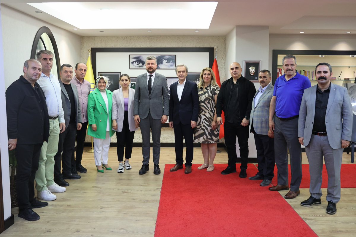 AK Parti Buca İlçe Başkanı İbrahim Şengöz ve AK Parti meclis üyelerine nezaket ziyaretleri için teşekkür ederim.