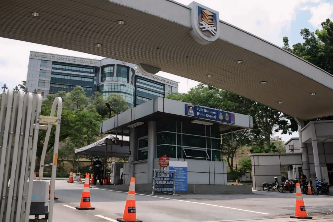 esyanblaa's tweet photo. Hormati Perkara 153 yang melibatkan kedudukan istimewa orang Melayu serta kaum bumiputera di Sabah dan Sarawak dengan tidak melaksanakan pembukaan UiTM kepada warga bukan bumiputera.

#DigitalJournalism 
#JournExpose
#JRN500

@JRN500 https://t.co/vA3x17vQ58