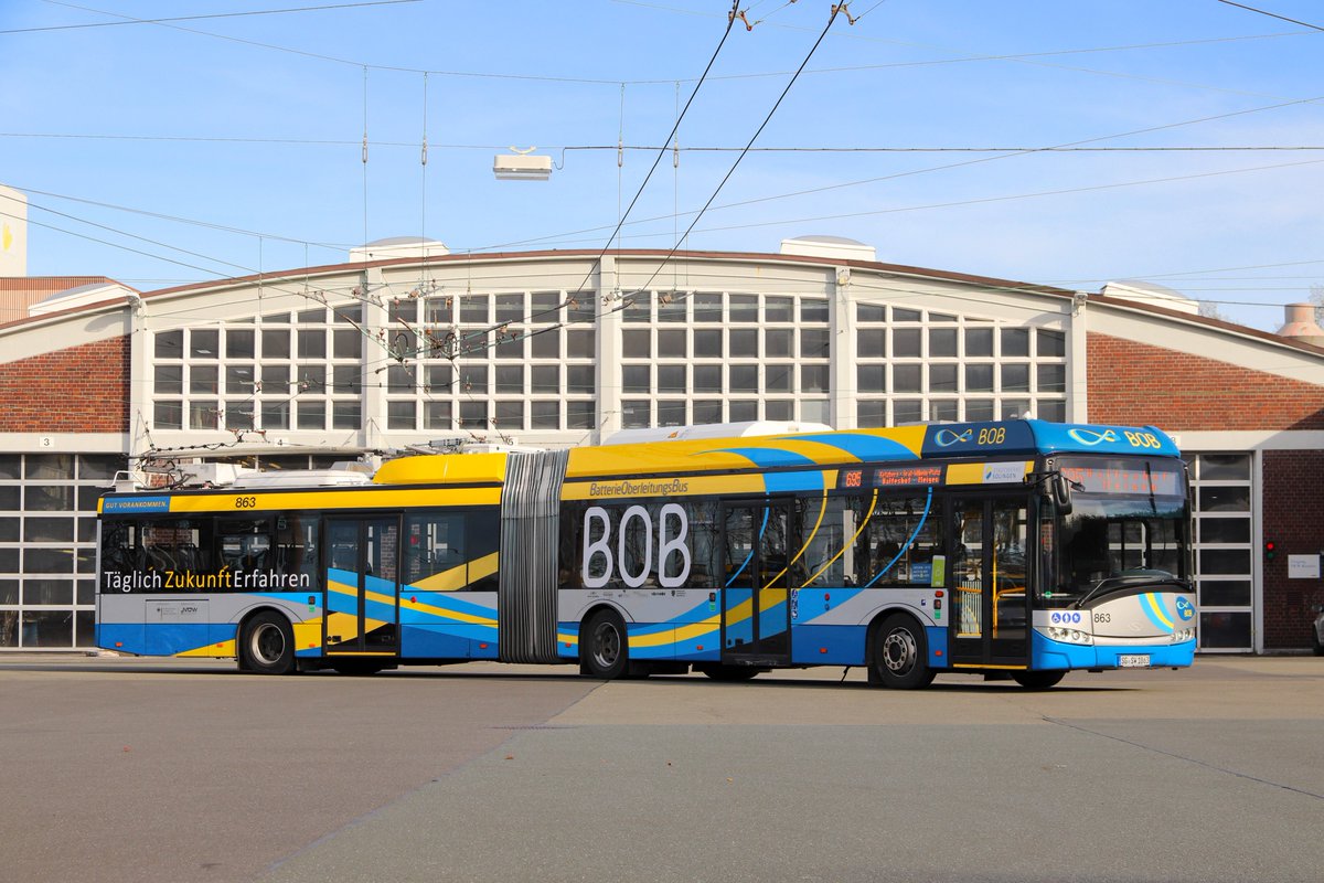 BMV's tweet photo. Klimafreundlich mit dem #Bus unterwegs – das geht z.B. in #Solingen: Hier fahren Batterie-Oberleitungsbusse. 🚎 Sie laden während der Fahrt ihre Batterie auf und können so auch auf Linien zum Einsatz kommen, die nicht am Oberleitungsnetz angeschlossen sind. ©Stadtwerke Solingen https://t.co/ZG2O4DoWhT