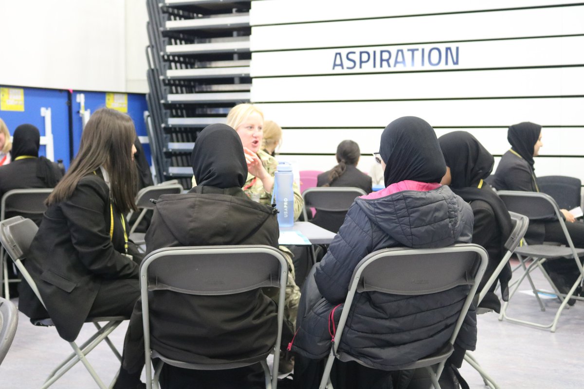 Today our Year 10's are taking part in a Speed Networking event. @LLEPcareershub @NationalCareers @CareersWeek 

They are spending 10 minutes with visitors in different career fields and asking them a variety of questions. @educationgovuk