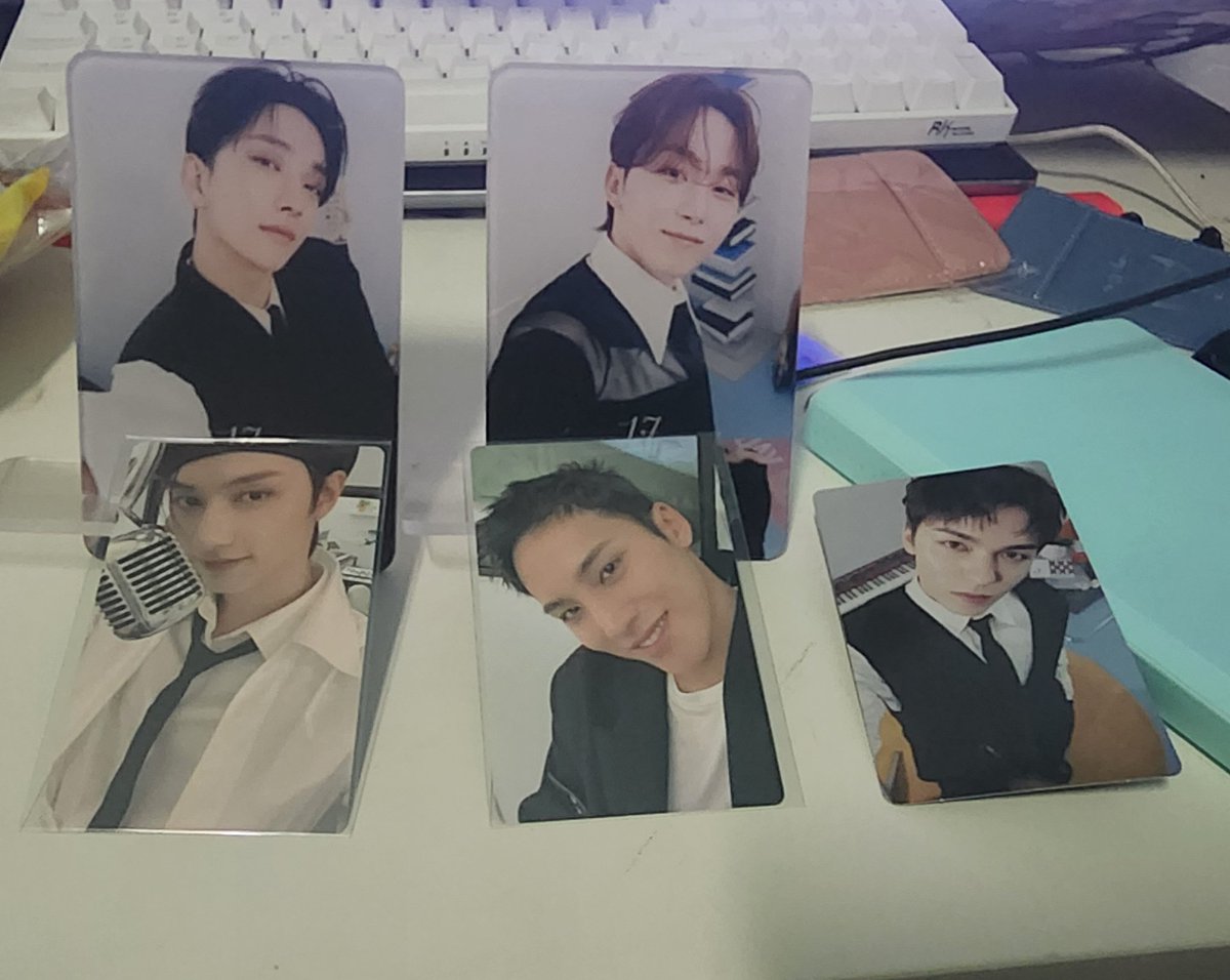 placing it here. baka sakaling may makipag trade 😭🙏

WTT LFT

weverse phone stand
HAVE: Joshua, Seungkwan
WANT: CoupJeong

WVS POB 
HAVE: VERNON
WANT: SCOUPS

GV Photocard
Have: Jun, Mingyu
Want: CoupJeong

seventeen seungcheol jeonghan 17 is right here maestro best album