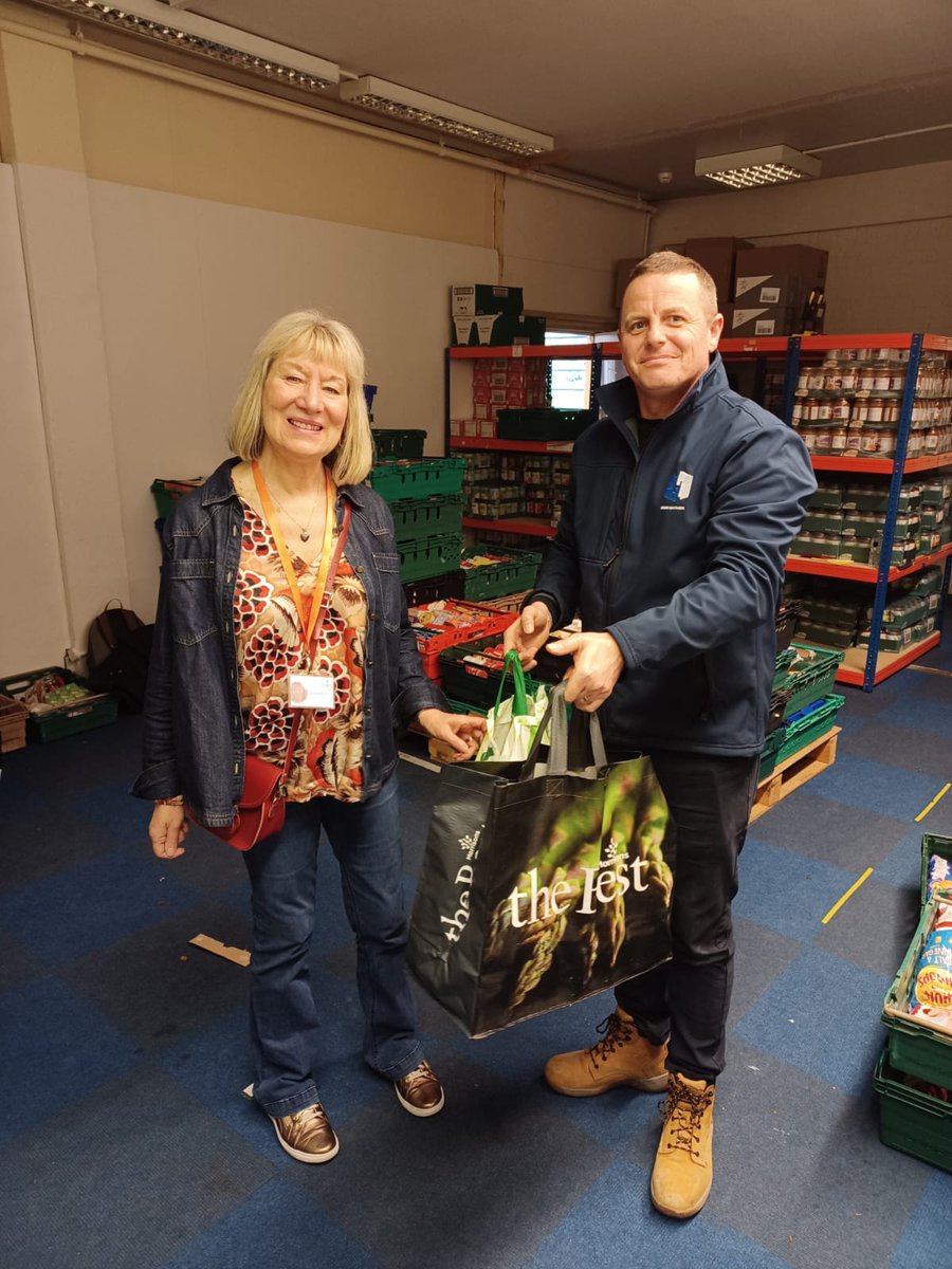 As part of our community engagement efforts, the site team at Henry Brothers UoM Chemistry Building recently made another donation to @McrFoodbank As a responsible business we're dedicated to playing our part in tackling food poverty henrybrothers.co.uk/place/ #AltogetherStronger