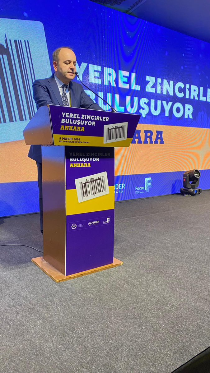 omerduzgun25's tweet photo. Türkiye Perakendeciler Federasyonu Yerel Market Zincirleri olarak Ankara Fuar ve Çalıştay programına Anıtkabiri ziyaret ederek başladık. https://t.co/Ge84AsXUcz