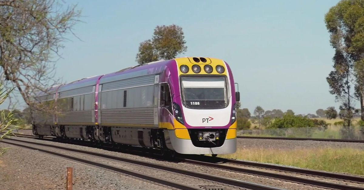 Australian fllwers➡️ Treasurer threatens Melbourne Airport after rail line delayed again: The state government has escalated its quarrel with Melbourne Airport, a day after announcing the rail link to the aviation hub will be delayed by four… dlvr.it/T6b0Kg #Trump2024