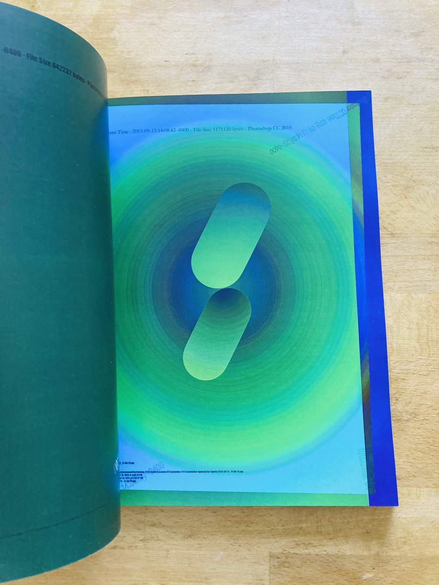 serendipityarty's tweet image. Generative art : in artists' books too !
Here "Book 45", by Travess Smalley @travess , published by RRose Editions in 2015.
The first pages include the code used to generate the images.