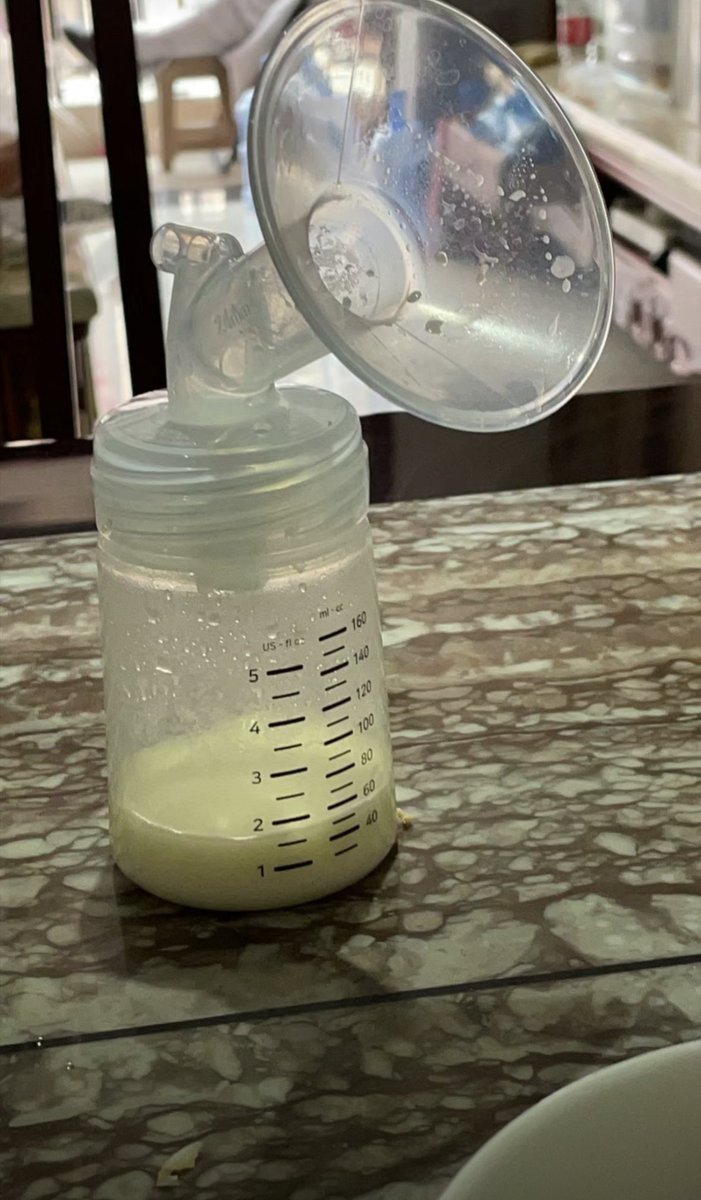 剩下的奶水要怎麽處理呢
#奶水媽媽 #奶水 #奶瓶