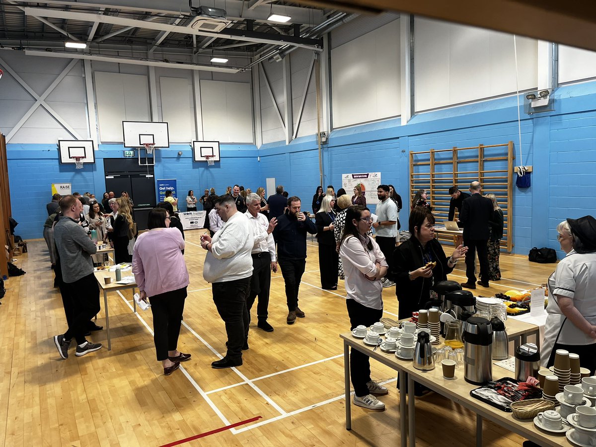 Well done @DYWEastRen & @EastRenCouncil schools with their employer breakfast today. Lots of employers offering to partner up with schools for #DYW activity