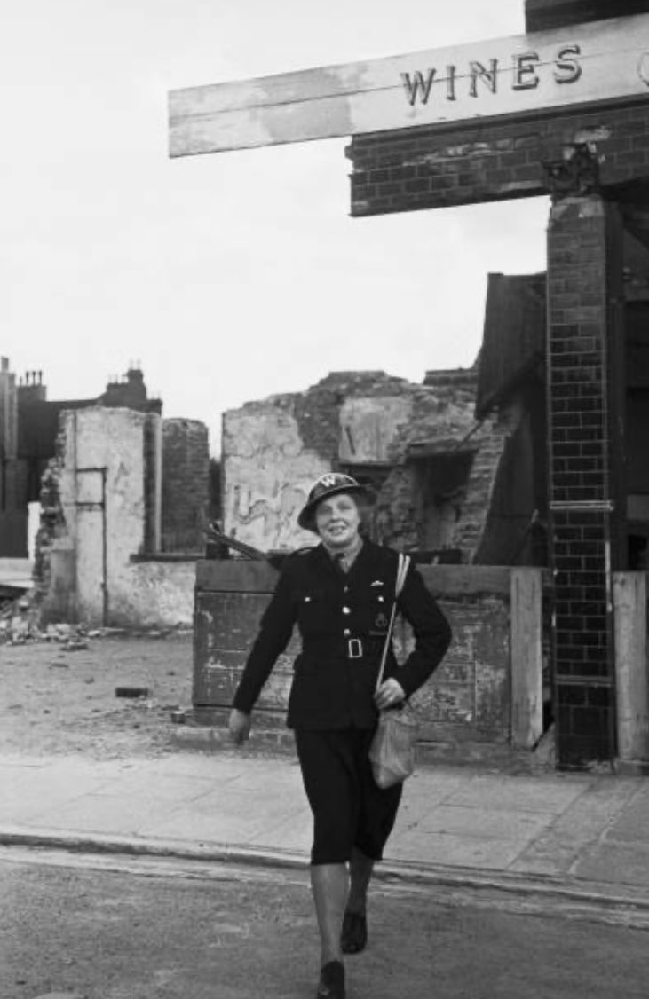 ‘Fritz got the pub’. Air raid warden #Bermondsey 1942