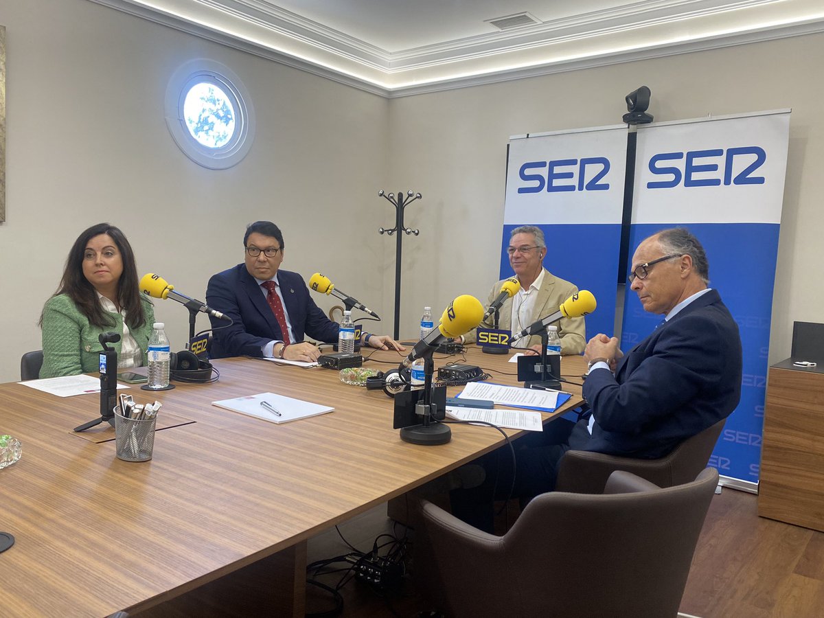📻Comenzamos en #HoyPorHoySevilla de <a href="/RadioSevilla/">Radio Sevilla</a>, desde nuestra sede. Hablaremos de la profesión, Campaña de Renta, servicios que ofrecemos los Gestores Administrativos colegiados… ¡Nos escuchamos!
