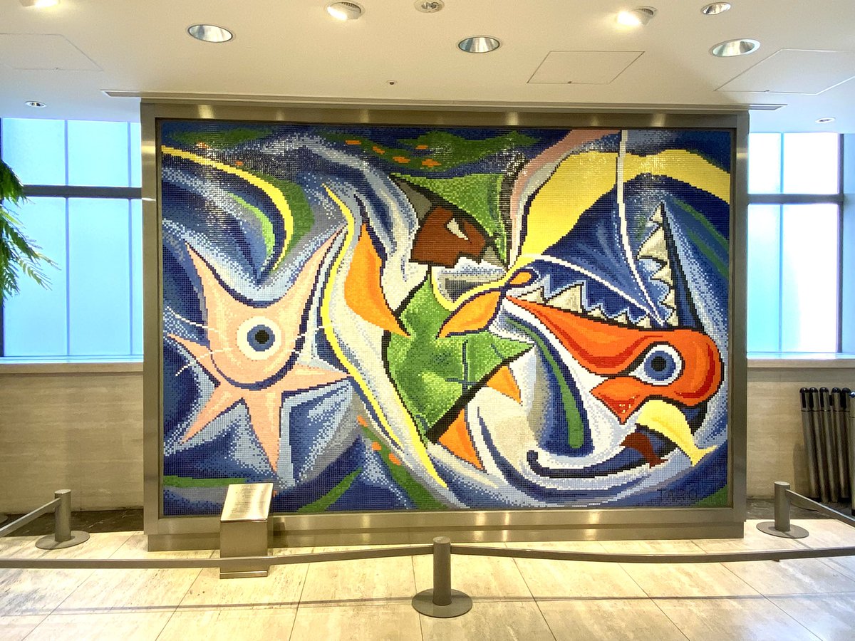 私の影武者2号
本日
ひっそり
デビュー🤭

写真は
高島屋大阪店7階にある
岡本太郎さんの1952年の作品「ダンス」💃
見事なモザイクタイル壁画です