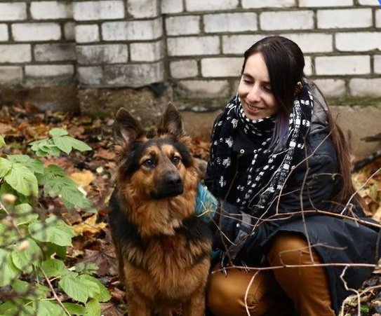 💔 Nasta Loika, a human rights defender sentenced to 7 years of imprisonment in Belarus, works in a sewing shop and reads a lot in prison. She misses her dog Eric and says her health has deteriorated but she has no choice but to endure the hardships.