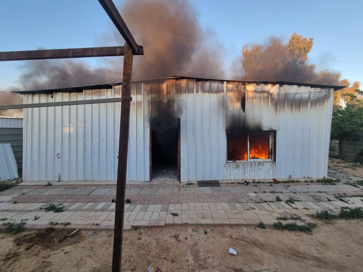 Israeli occupation forces destroy 47 Palestinian-owned residences in the Wadi al-Khalil area in the occupied Naqab, leaving their residents with no shelter.
