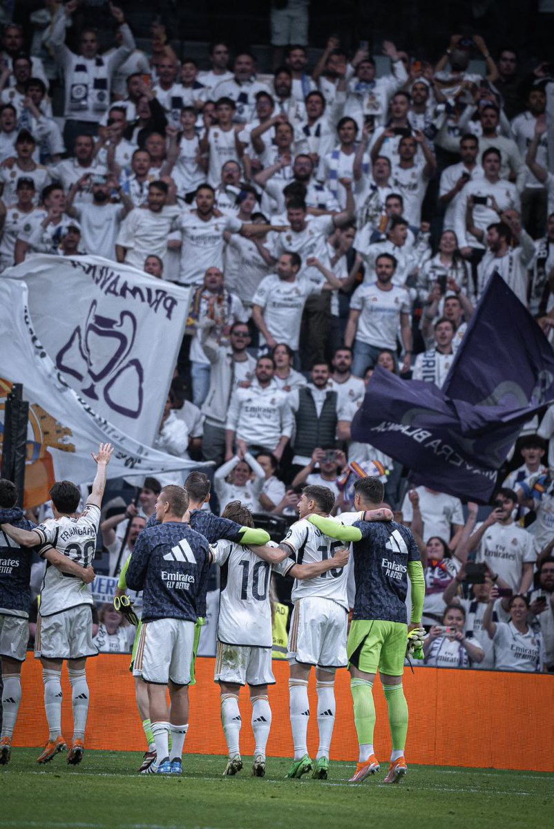 A las 19.00h comienza en Sagradados Corazones tremenda batalla por estar en Wembley. Ahí estaremos recibiendo al equipo en la #QuedadaBlanca con la camiseta del Madrid y la ilusión de la primera Copa de Europa. ¡Vamos @realmadrid! @GradaFansRMCF #APorLa15 #TodosDeBlanco