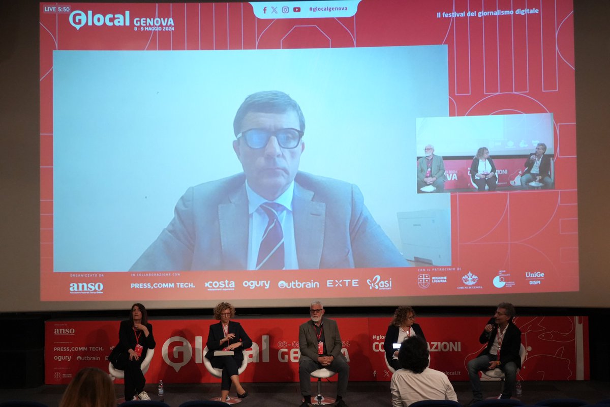 Nel primo incontro della giornata si è parlato di scienza, ruolo del ricercatore, e di come il giornalismo oggi veicola i temi scientifici #glocalgenova Vittorio Biondi, Fabrizio Cobis, @DanieleChieffi @cferroni_it, Silvia Baglioni, @MartaRapallini, Cristina Battaglia